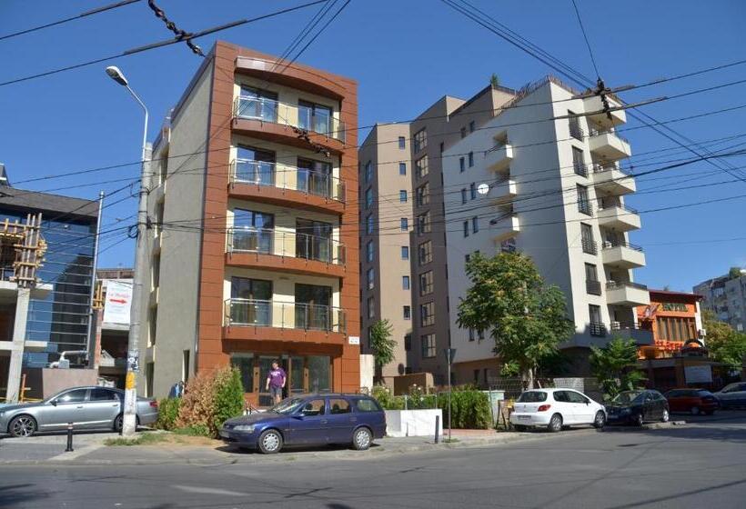 Escritório Estándar, Decebal Residence Apartments
