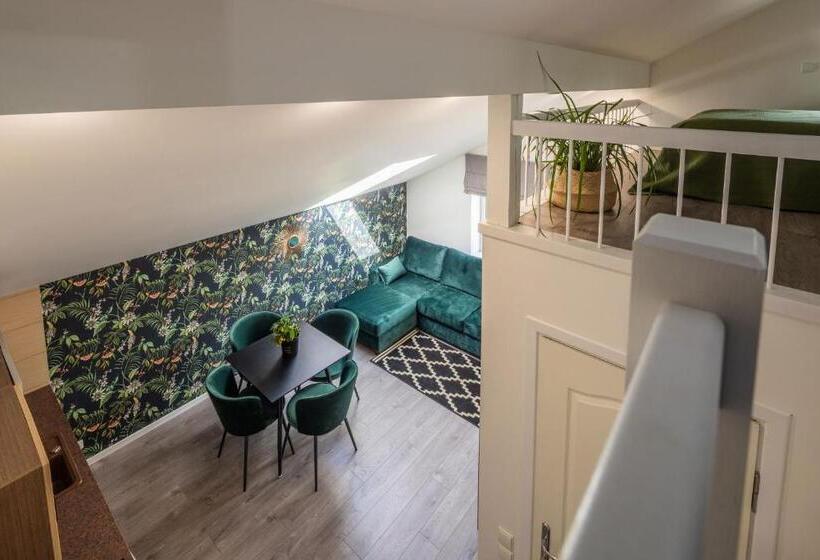 استودیوی استاندارد, Gerika Guest House