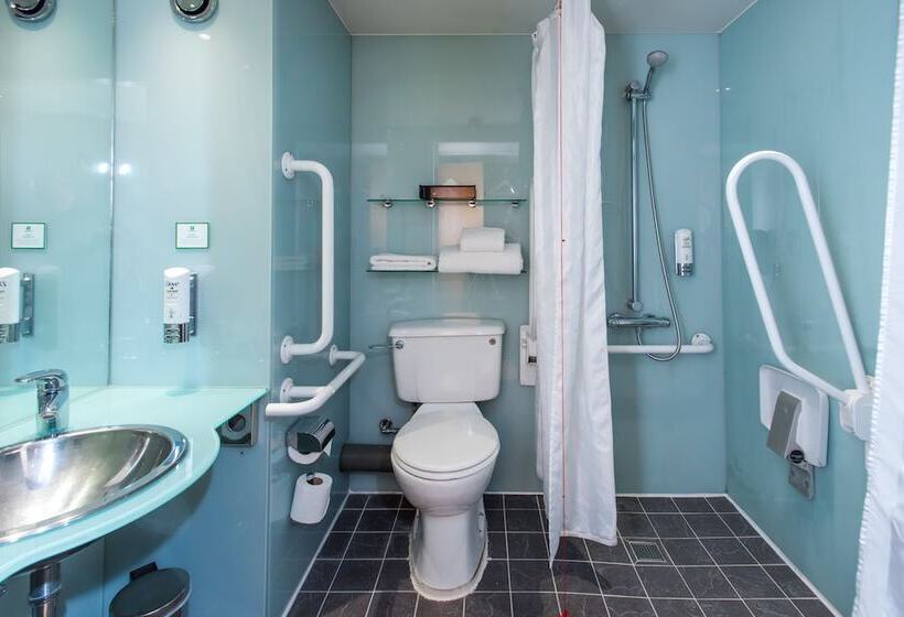 Habitación Estándar Adaptada para Discapacitados, Holiday Inn London West, An Ihg