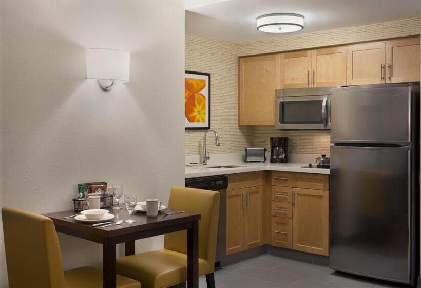 标准工作室, Cambridge Suites Mississauga