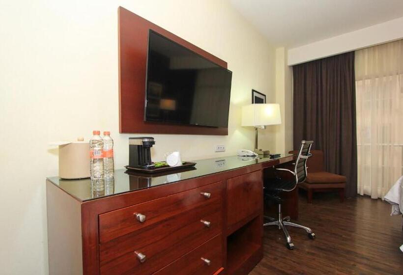 ２ダブルベッドのスタンダードルーム, Holiday Inn Leon, An Ihg