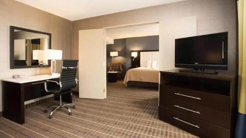 סוויטה, Holiday Inn & Suites Mississauga West   Meadowvale, An Ihg