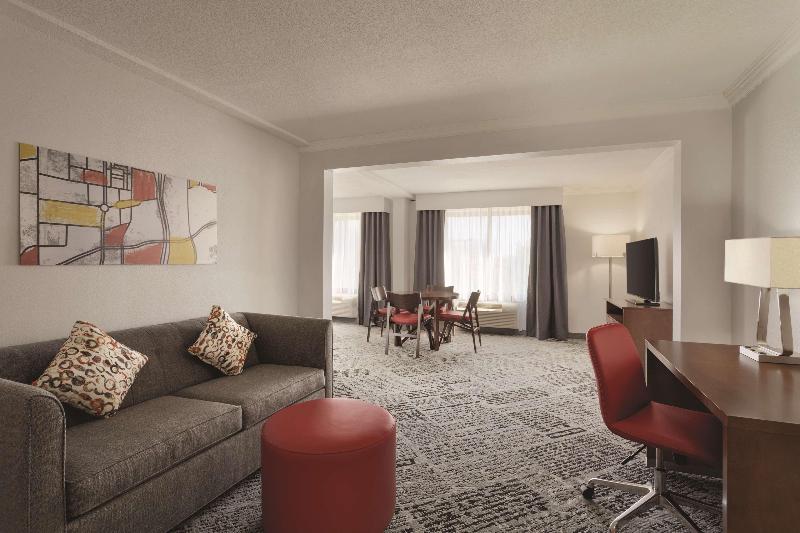 Standard Studio King Bed, Radisson Hotel Dallas North Addison