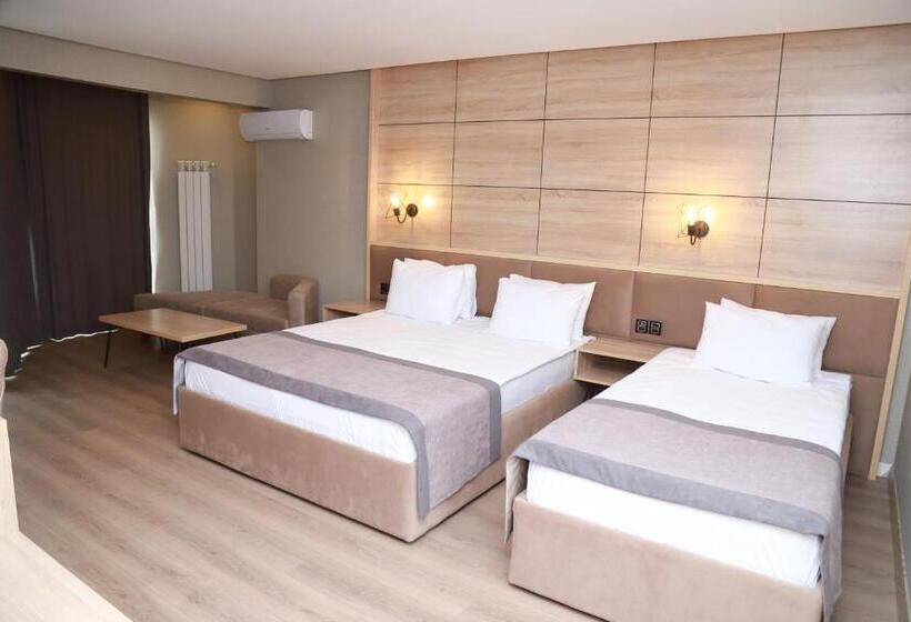 اتاق استاندارد سه تخته با بالکن, Riva Hill Resort Lankaran