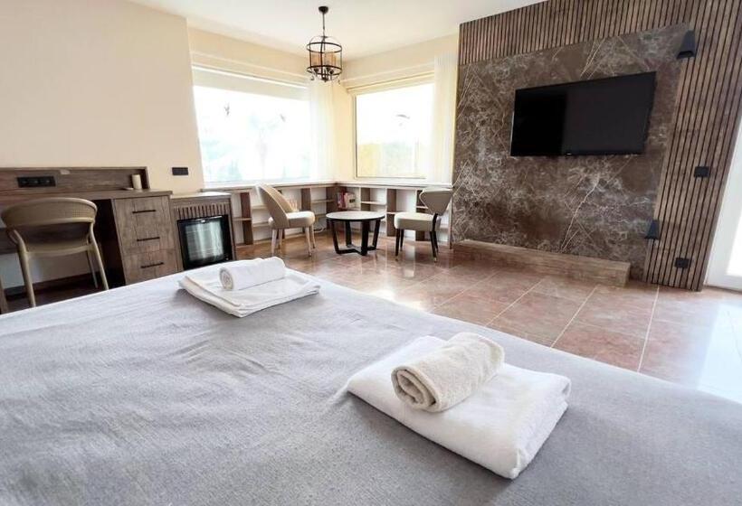 Deluxe Suite Sea View, Farrys Boutique Hotel & Beach Club   Yalıkavak