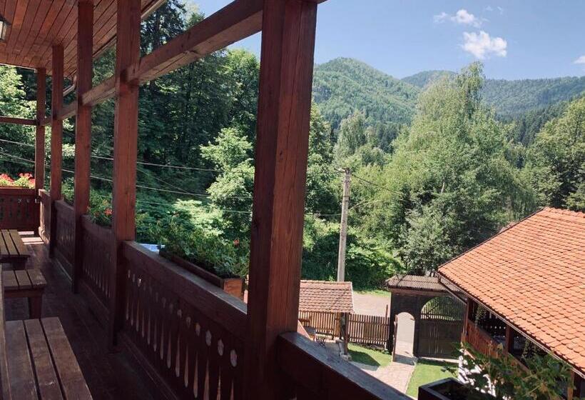 Номер Стандарт с Балконом, Székely Fogadó   Hanul Secuiesc