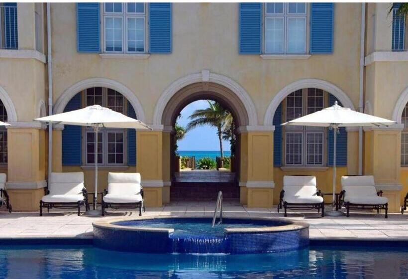 Deluxe Suite Sea View, Villa Renaissance Unit 205 Grace Bay Beach