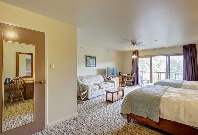 带2个双人床的标准工作室, Liscombe Lodge Resort And Conference Centre