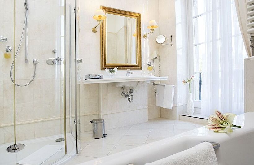 Полулюкс, Victor S Residenz Hotel Leipzig