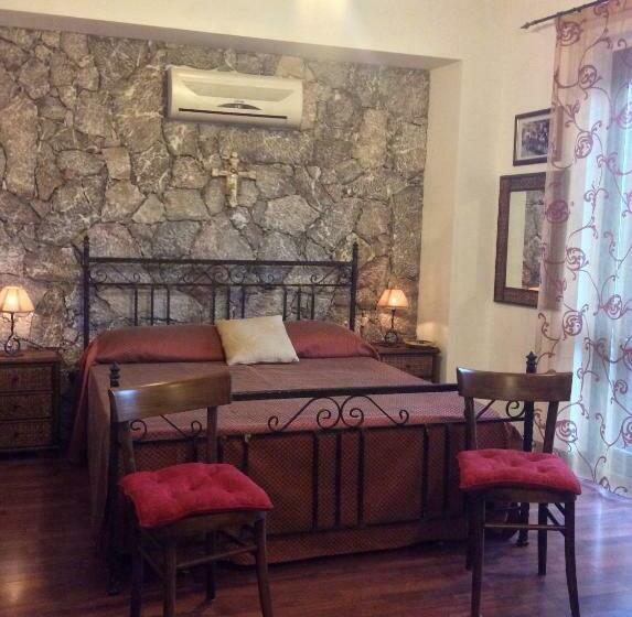 带阳台的三人标准间, B&b Domus Candida