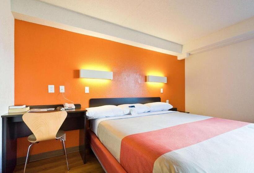 장애인을 위한 킹사이즈 침대 스탠다드 룸, Motel 6springfield, Dc  Washington Southwest