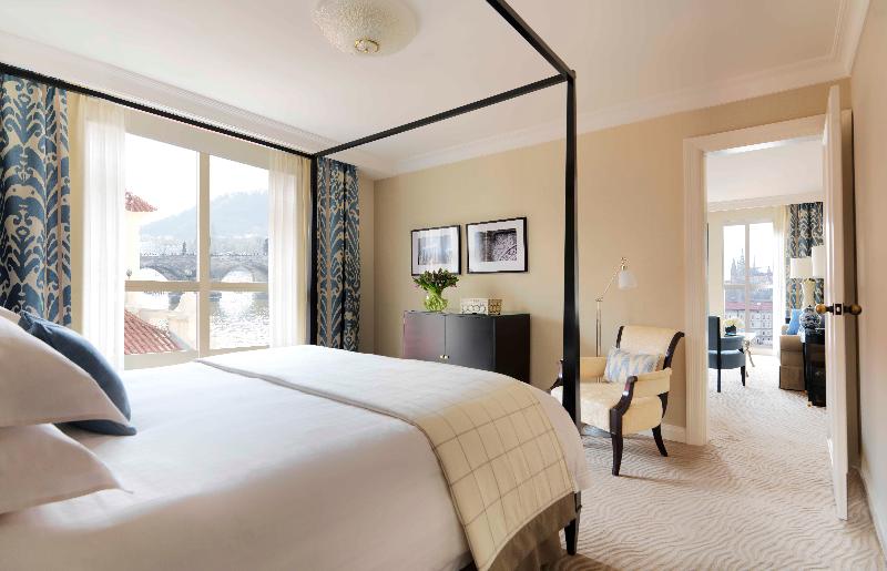 Люкс Вид на Реку, Four Seasons Hotel Prague