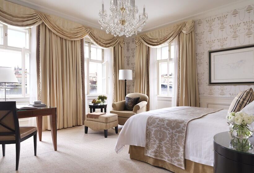 Номер Премиум, Four Seasons Hotel Prague