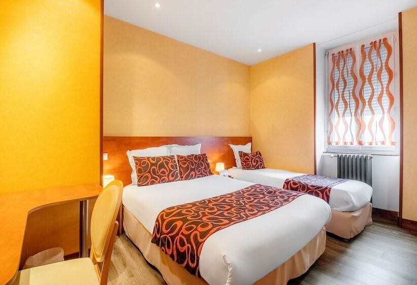 Номер Стандарт Трехместный, The Originals City, Hôtel Régina, Périgueux