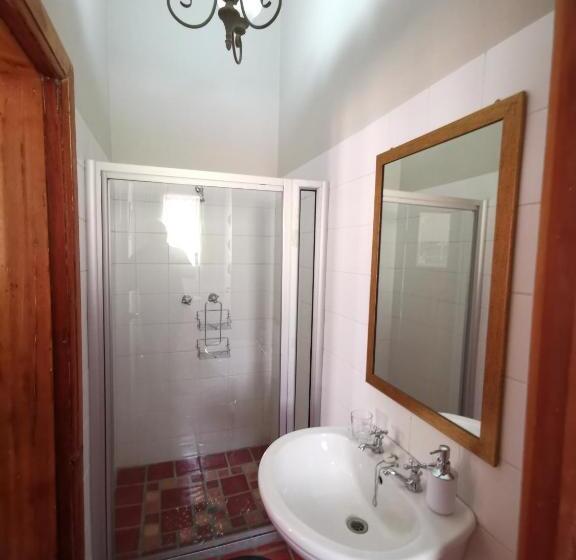 Люкс Deluxe Кровать Кинг, Lucolo Palace B&b Aliwal North