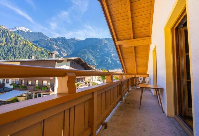 Трехместный Номер Стандарт с Балконом, Das Cityhouse