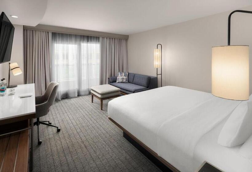 Номер Стандарт Кровать Кинг Адаптированный для Инвалидов, Courtyard By Marriott Seattle Bellevue/downtown