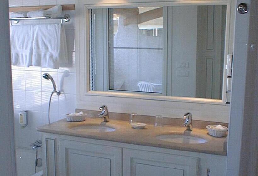 Полулюкс, Hôtel L  Estelle En Camargue
