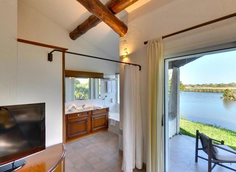 Четырехместный Номер Стандарт, Hôtel L  Estelle En Camargue