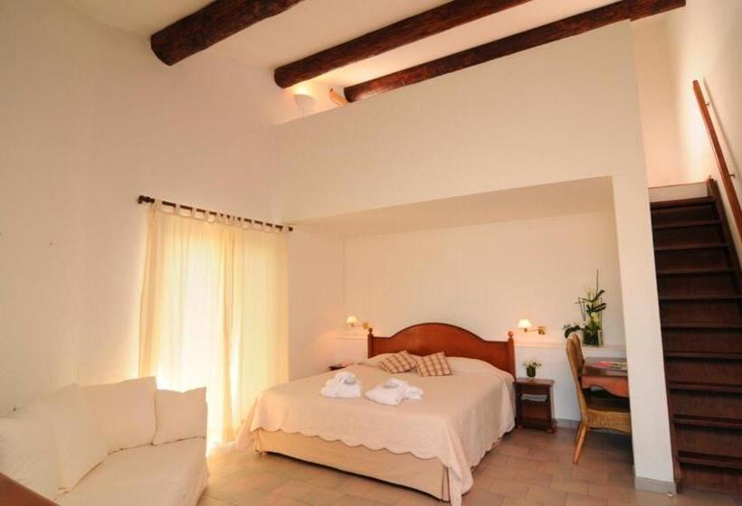 Четырехместный Номер Стандарт, Hôtel L  Estelle En Camargue