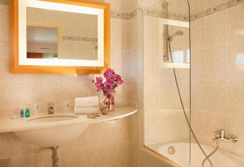 Номер Superior, The Originals Boutique, Hôtel Les Strélitzias, Antibes Juan Les Pins