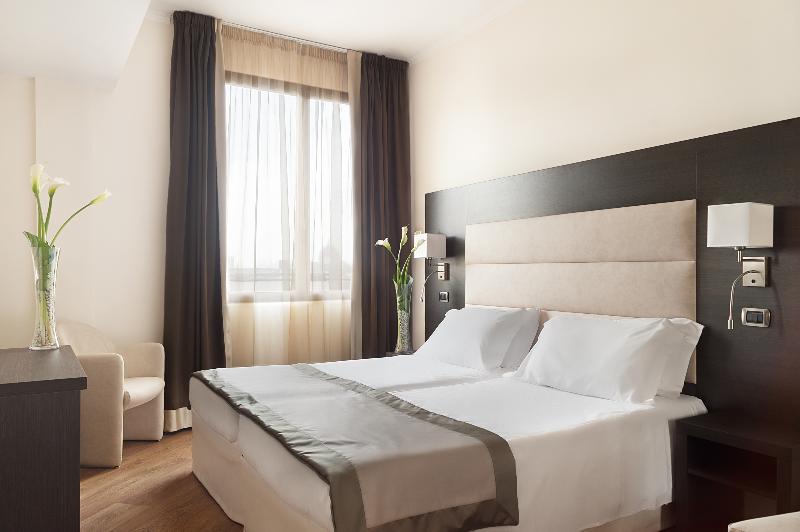 Номер Стандарт Кровать Кинг Адаптированный для Инвалидов, Hampton Inn Cincinnati Airportnorth