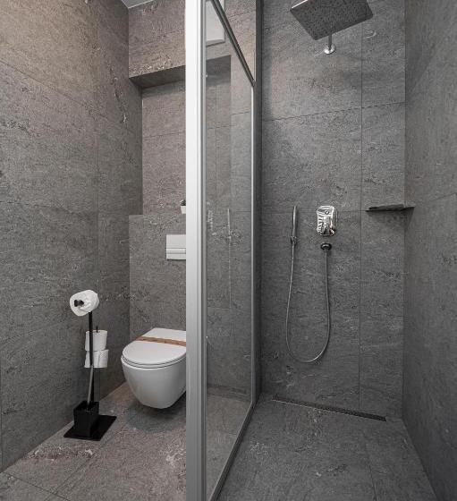 اتاق خانوادگی, Veldes B&b