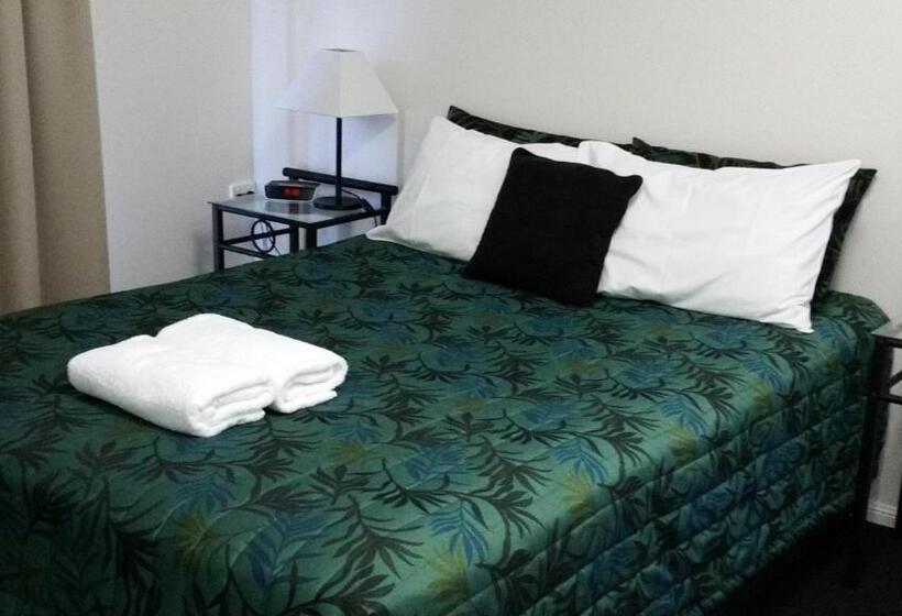 Номер Стандарт Вид на Сад, Port Denison Motor Inn