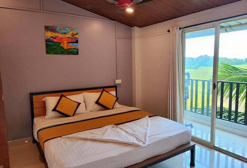Номер Стандарт Вид на Бассейн, Shivam Bnb Mandrem Resort