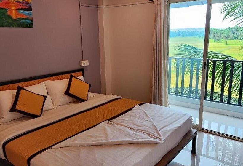 Номер Стандарт Вид на Бассейн, Shivam Bnb Mandrem Resort