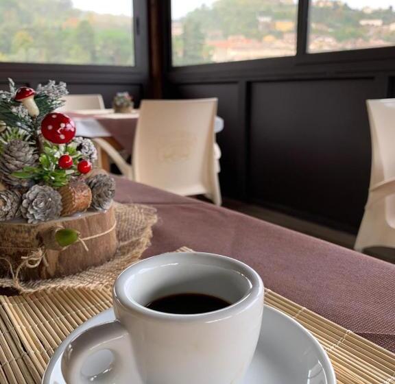 اتاق سه‌نفرۀ استاندارد با سرویس بهداشتی بیرون از اتاق, B&b L’antico Rudere