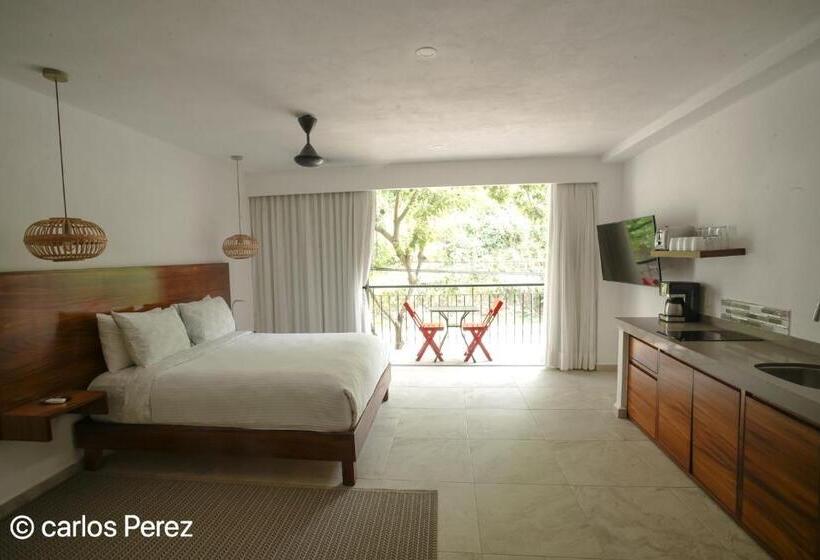 Standard Værelse til 4 pers. med Balkon, Puerto Sayulita