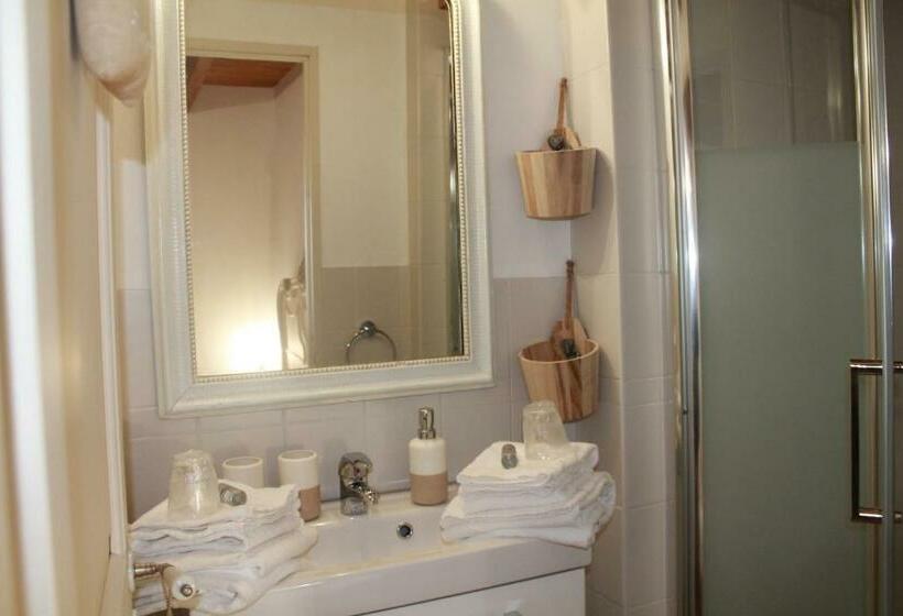 Номер Стандарт Вид на Сад, Chambre Du Rouard Le Ruisseau