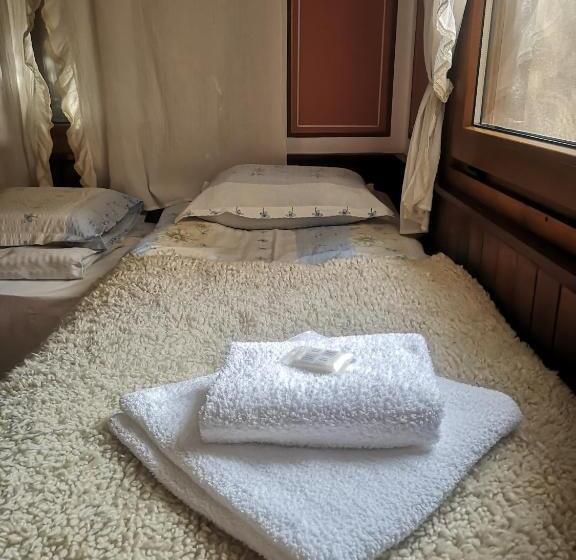 Апартаменты 1 Спальня, Guest House Zlatniyat Telets