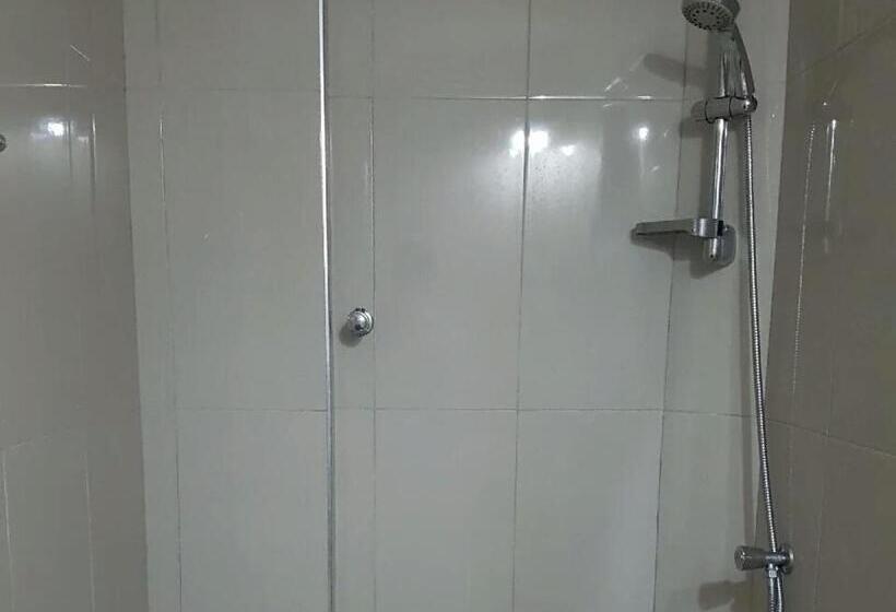 اتاق خانوادگی با چشم‌انداز باغ, Chill House Safari Resort