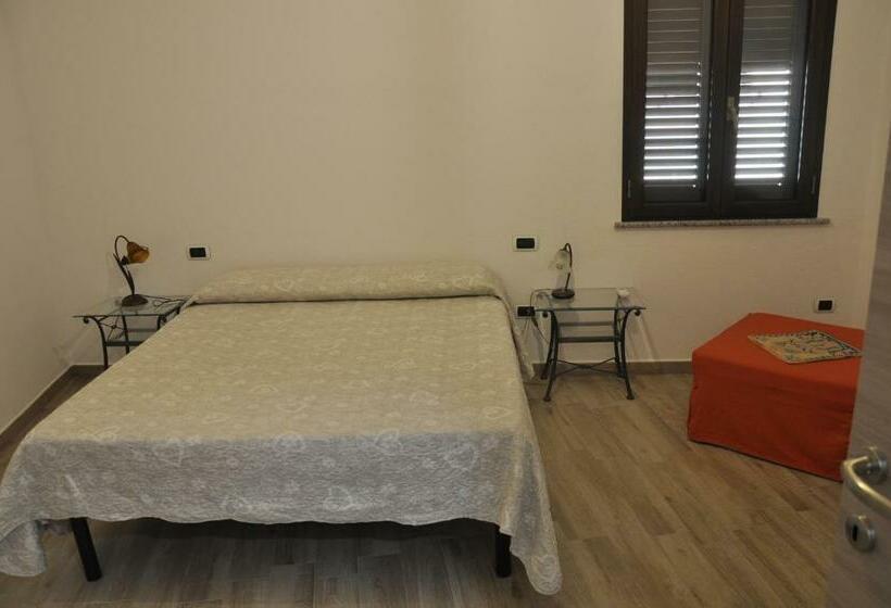 Номер Стандарт с Балконом, B&b Baroi Orgosolo