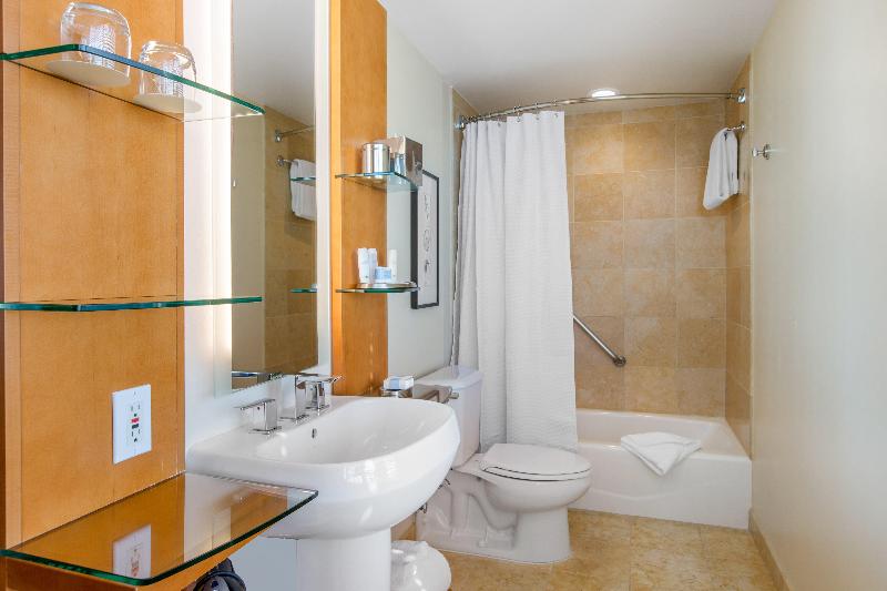 Suite Pat King, Omni San Diego