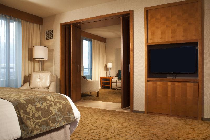 Suite Pat King, Omni San Diego