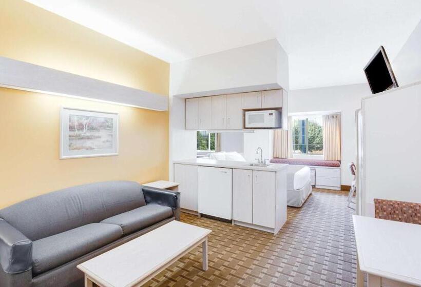 Люкс, Surestay Hotel By Best Western Christiansburg Blacksburg