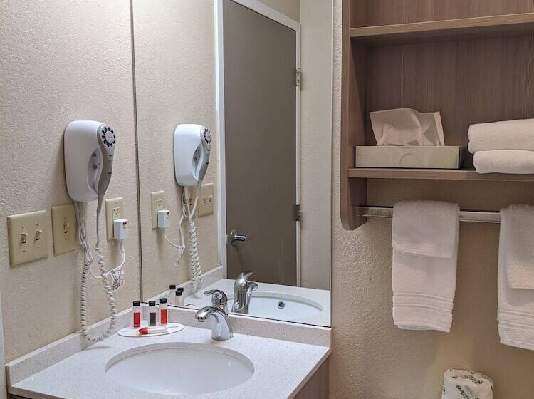 장애인을 위한 스탠다드 룸, Microtel Inn Georgetown   Lexington North