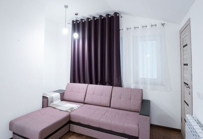 디럭스 스튜디오, Guest House Agrodom