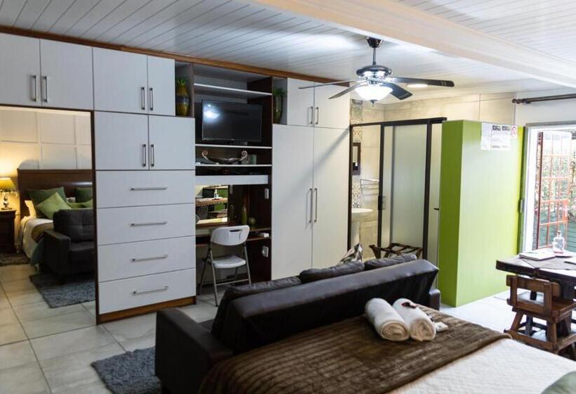 Апартаменты 1 Спальня, Rustic Forest Guest House