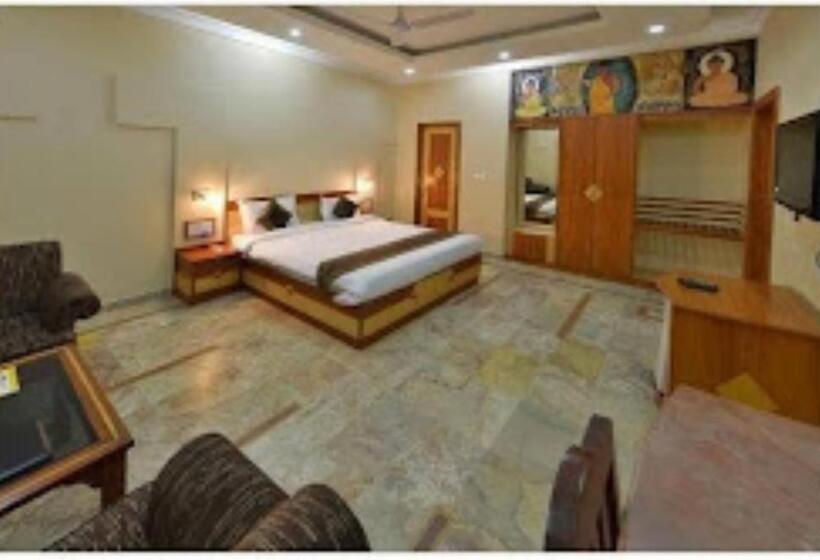 스위트 킹사이즈 침대, Chandrawati Palace
