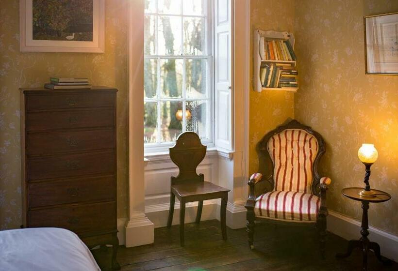 스탠다드 룸, Roundwood House