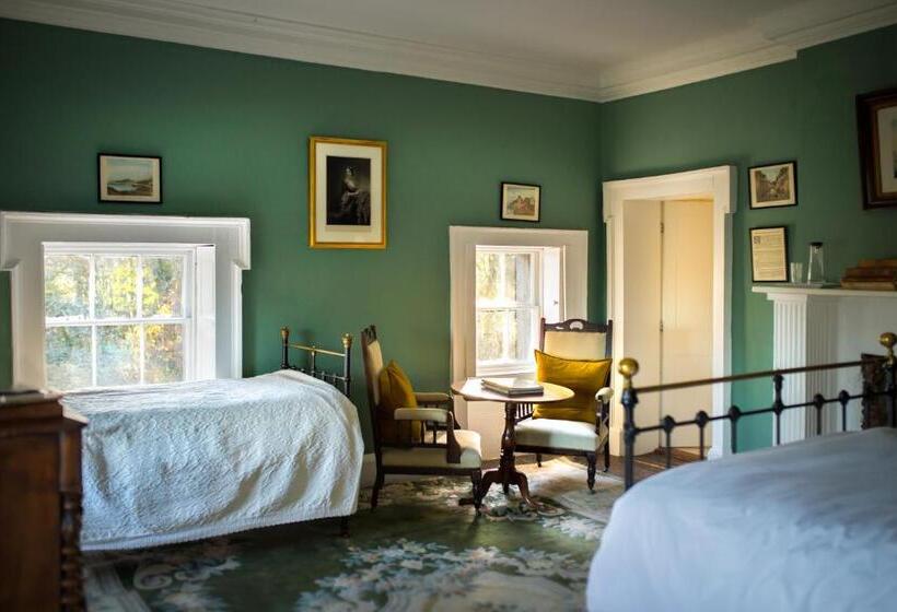 스탠다드 트리플 룸, Roundwood House