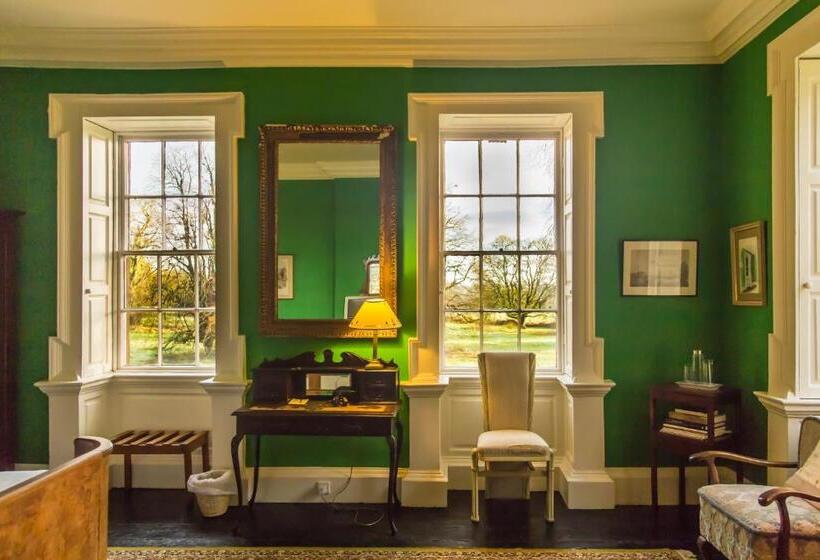 스탠다드 룸, Roundwood House