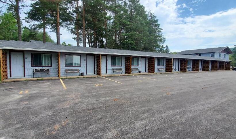 Номер Стандарт Вид на Озеро, Fair Isle Motel