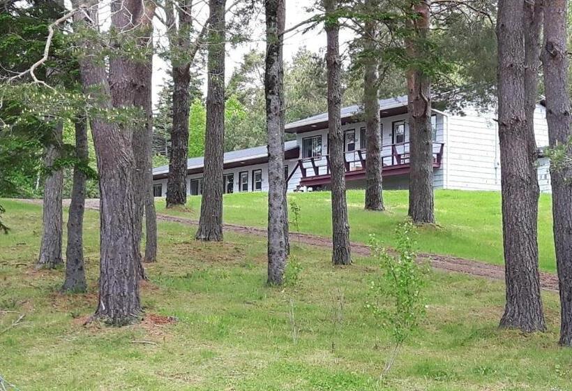 高级大房间, Fair Isle Motel