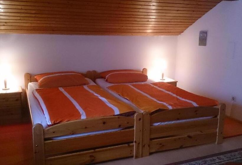 Номер Стандарт Трехместный, Gästehaus Burgwald Trekking