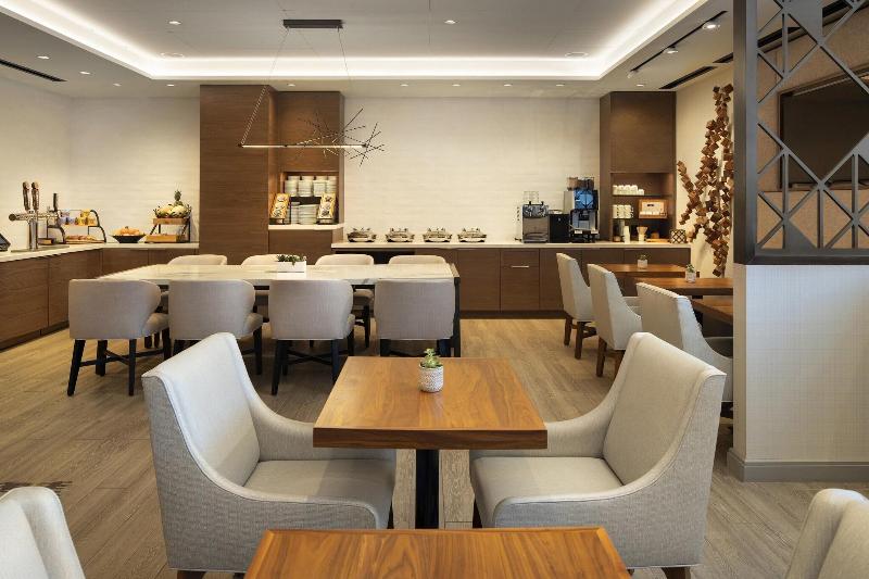 Номер Клуб, Sheraton Grand Sacramento